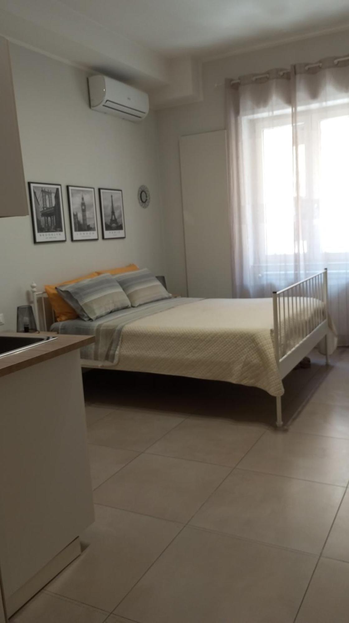 Holidaystudio Appartamento In Centro Salerno Esterno foto